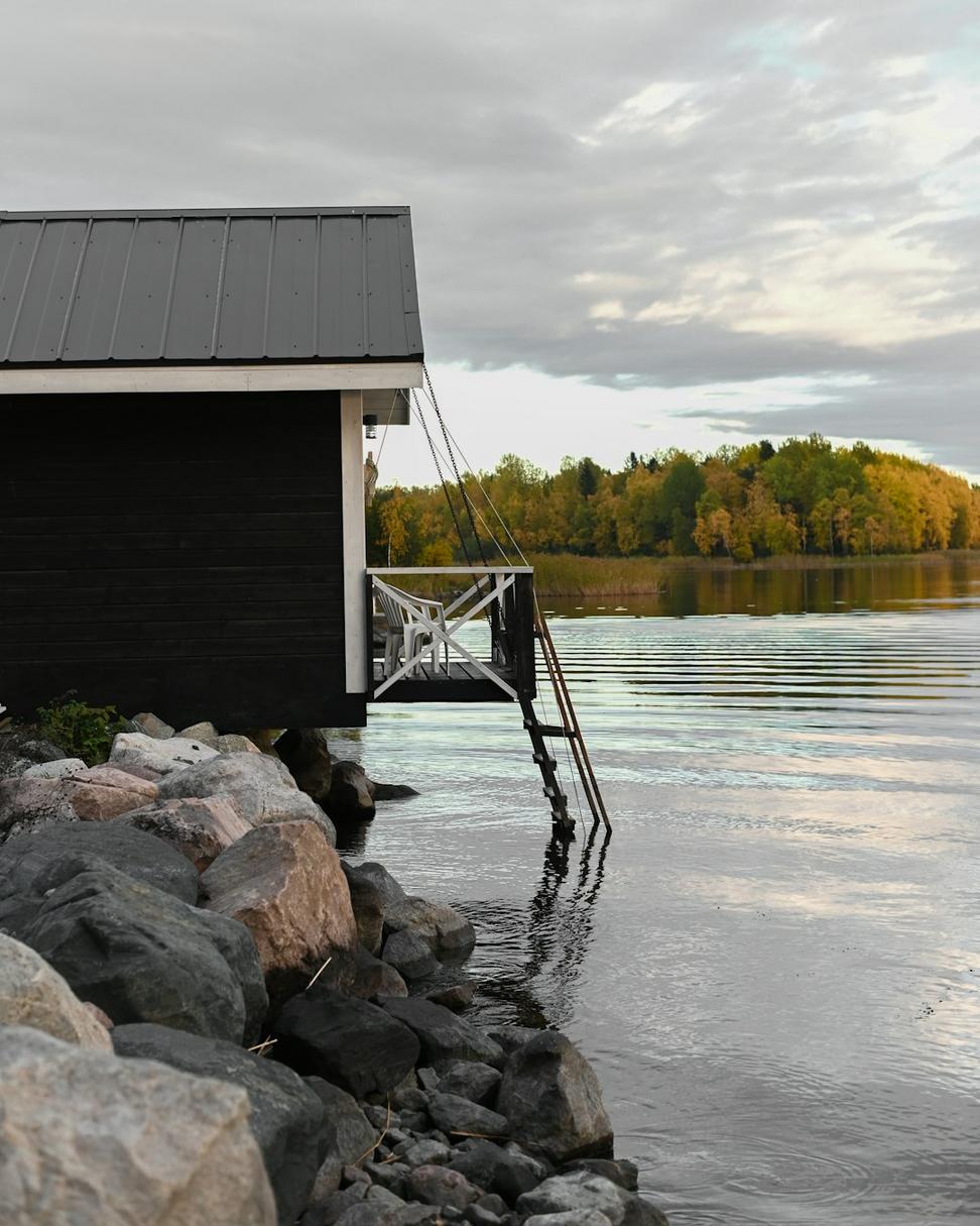 Lakeshore Residence